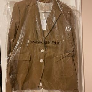 Banana Republic Blazer size 14. Camel with brass buttons.
